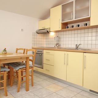 Apartmanok Parkolóhellyel Baska, Krk - 22713 Baška (4)