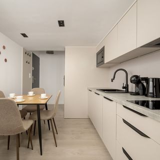 Leszczyńskiego 7/3A (4)