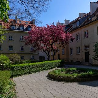 Rycerska 4/6/ m.12^ (5)