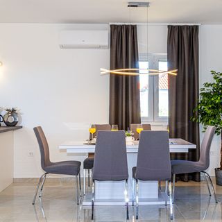 Apartmanok Parkolóhellyel Okrug Gornji, Ciovo - 23151 Okrug Gornji (4)