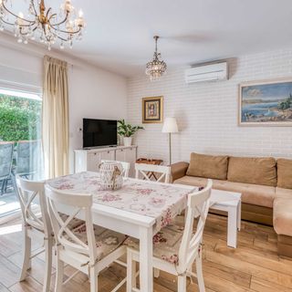 Ház Gyermekes Családok Részére A Tenger Mellett Malinska, Krk - 23624 Malinska (5)