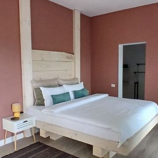 Cristelyn Residence Bran (5)