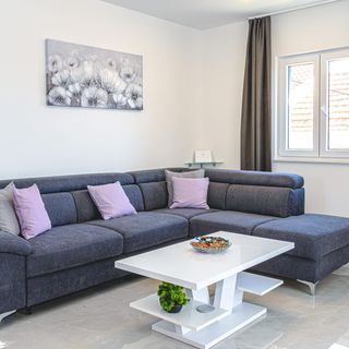 Apartments Nikol Okrug Gornji (4)