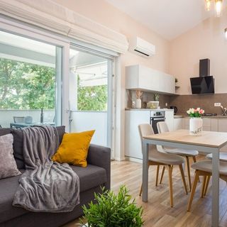 House Leana Medulin (3)