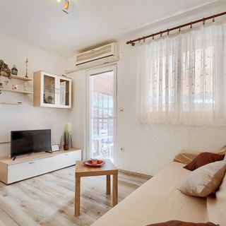 House Tangerine Fazana (4)