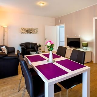 Apartment Candy Split (5)