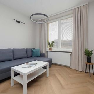 Apartament w Sercu Warszawy Biurko do Pracy Zdalnej by Noclegi Renters (5)