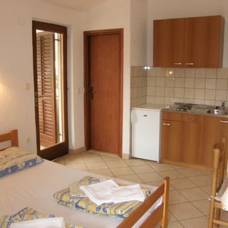 Apartmanok Parkolóhellyel Baska, Krk - 24181 Baška (4)