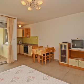 Apartmanok A Tenger Mellett Punat, Krk - 24850 Punat (3)