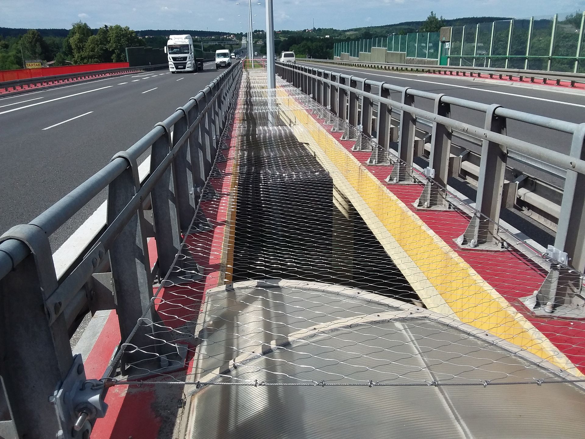 Zabezpieczą drogowe pułapki. Na mostach i wiaduktach pojawią się 