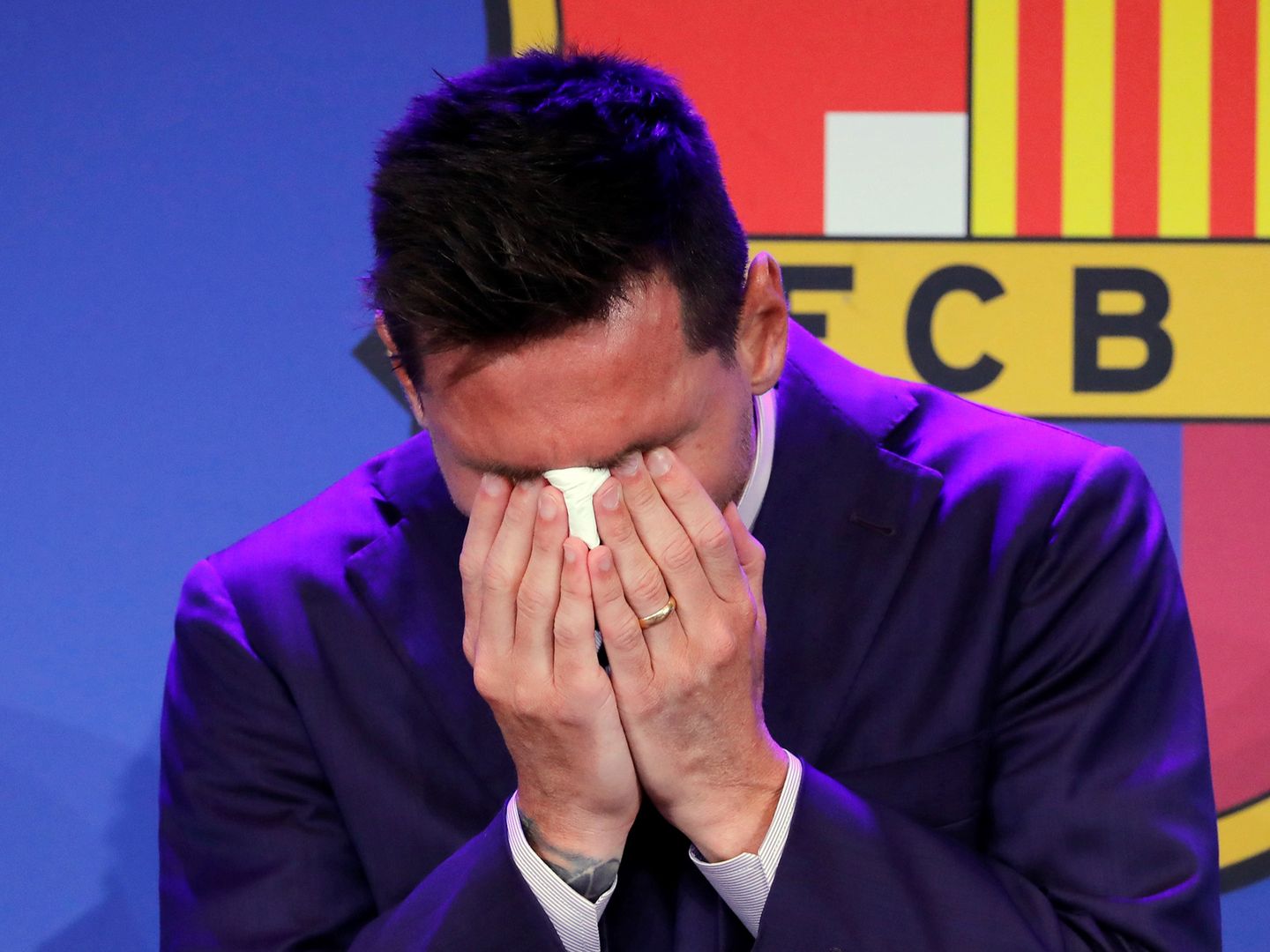 Łzy i łamiący się głos. Smutne obrazki z Barcelony