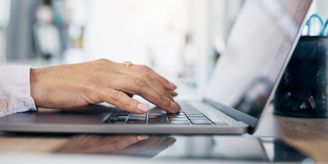 Obrazek - Czy trzeba mieć umowę o pracę, żeby dostać kredyt?