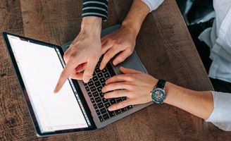 Obrazek - Czy w kredycie online są jakieś dodatkowe koszty, o których warto wiedzieć?
