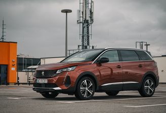 Peugeot 5008 1.2 hybrid 136 KM