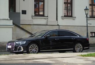 Audi A8 L 2022