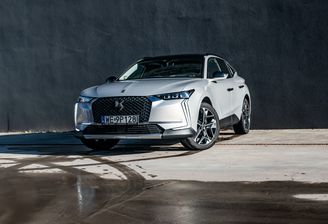 DS 4 Cross Opera E-Tense 225 2023