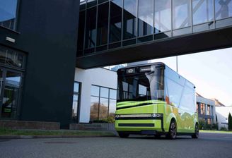 Autonomiczny minibus  źródło zdjęć blees.co