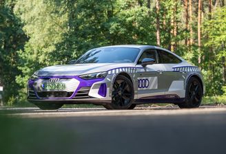 Audi RS e tron gt ice race edition