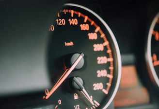 Cofnięty licznik samochodu - prawo a rzeczywistość