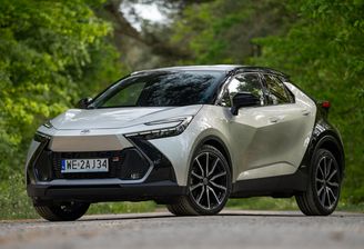Chr vs yaris cross