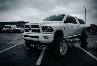 Martwe pole wysoka maska SUv Pickup