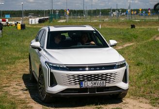 Omoda 9 Super Hybrid