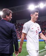Wyraża więcej niż tysiąc słów. Fotoreporterzy uchwycili reakcję Lewandowskiego na porażkę