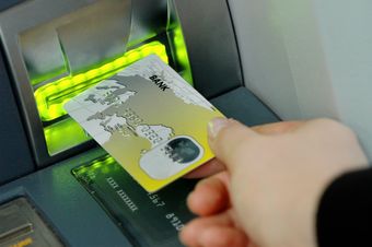 Jak aktywować kartę BOŚ Banku?