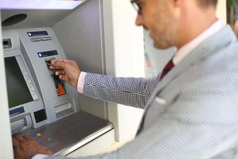 Bankomat nie wydał Ci pieniędzy? Złóż reklamację!
