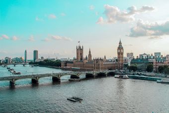 Kredyt w UK – czy to się opłaca?