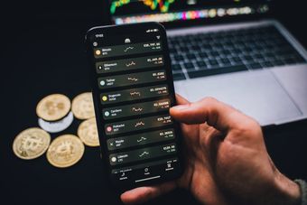Co to jest dźwignia finansowa? Poznaj mechanizm działania i przykłady