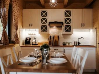 Chaty Skwirutowe Wzgórze - Domki Całoroczne 