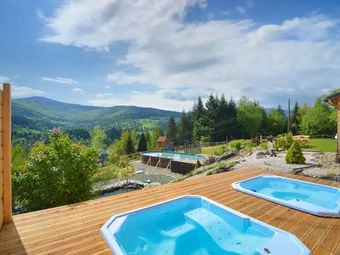 Nad Koroną  z Jacuzzi domki i pokoje