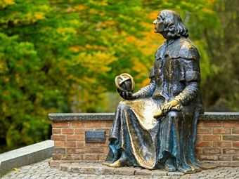 Ławeczka z Mikołajem Kopernikiem