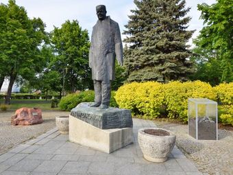 Pomnik Jana Wyżykowskiego w Lubinie
