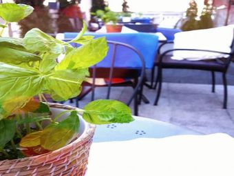 Paris Paris Cafe Bistro 