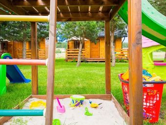  DOMKI LETNISKOWE SOSNOWO