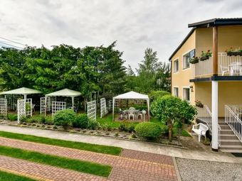 Dom Gościnny AGA w pobliżu jeziora i lasu