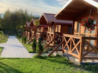 "Zielona Dolina" - Kompleks dla Rodzin z Dziećmi