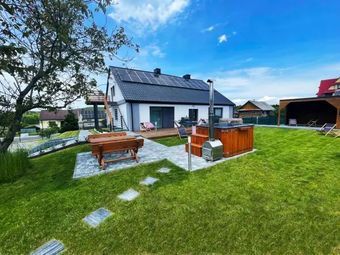 Obrocz67- Nowoczesny Dom 160m, balia, plac zabaw, altana, Roztocze