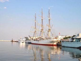 Statek Dar Pomorza