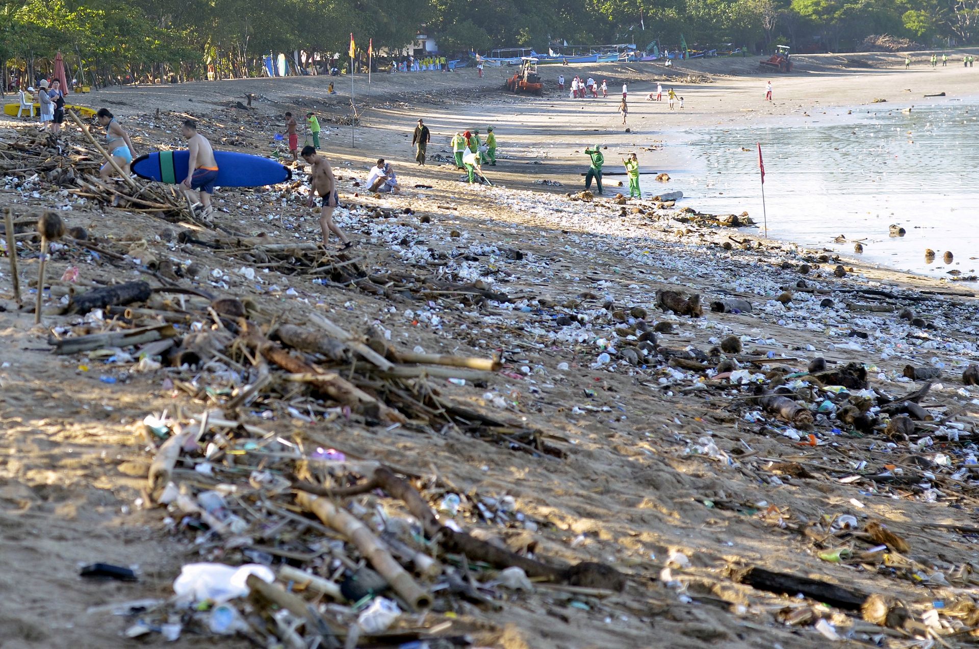Kiedyś raje, dziś toną w odpadach. 10 najbardziej zanieczyszczonych plaż na  świecie - WP Turystyka