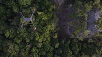 Dron DJI odkrywa sieć miast Majów w Gwatemali