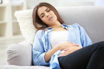 Choroba, której długo nikt nie traktował poważnie. Dlaczego diagnoza endometriozy tyle trwa?