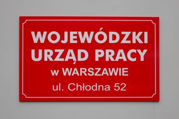 W Polsce ubywa wolnych miejsc pracy. Gdzie zarabia się najwięcej?