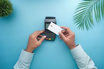 Karta ZEN czy gotówka za granicą? Jak płacić wygodnie w podróży