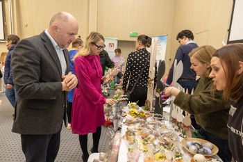 Oni też potrafią! Rękodzieło artystów z niepełnosprawnością z rekordem popularności