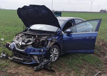 Wypadek na skrzyżowaniu w gminie Łaszczów. Dwie osoby trafiły do szpitala