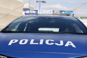 Zderzenie dwóch samochodów w Brudzowie. Jedna osoba trafiła do szpitala