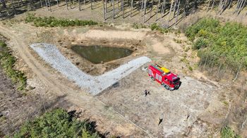 Strażacy sprawdzili dostęp do wody - zanim las stanie w ogniu